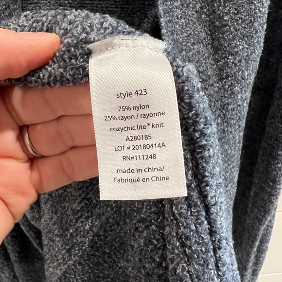 Barefoot Dreams Pacific blue circle cardigan - Picture 4 of 6